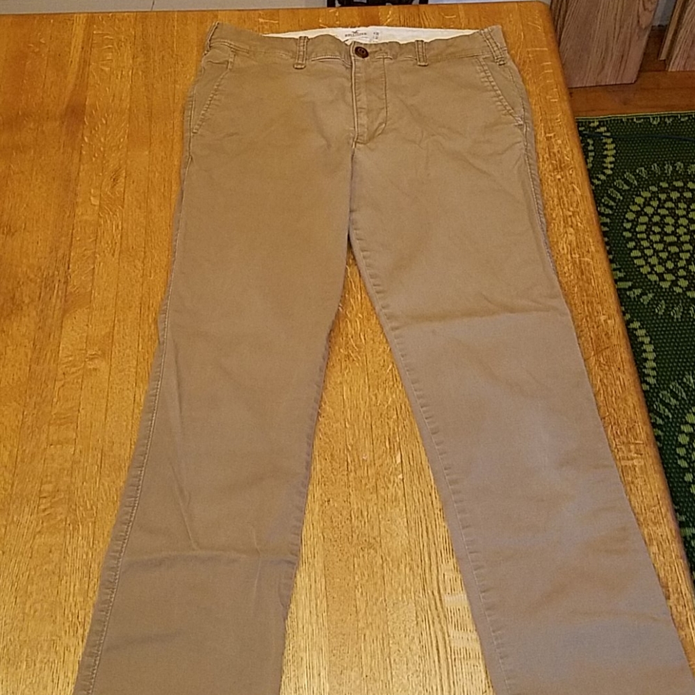 Hollister slim straight chino, epic flex pants.